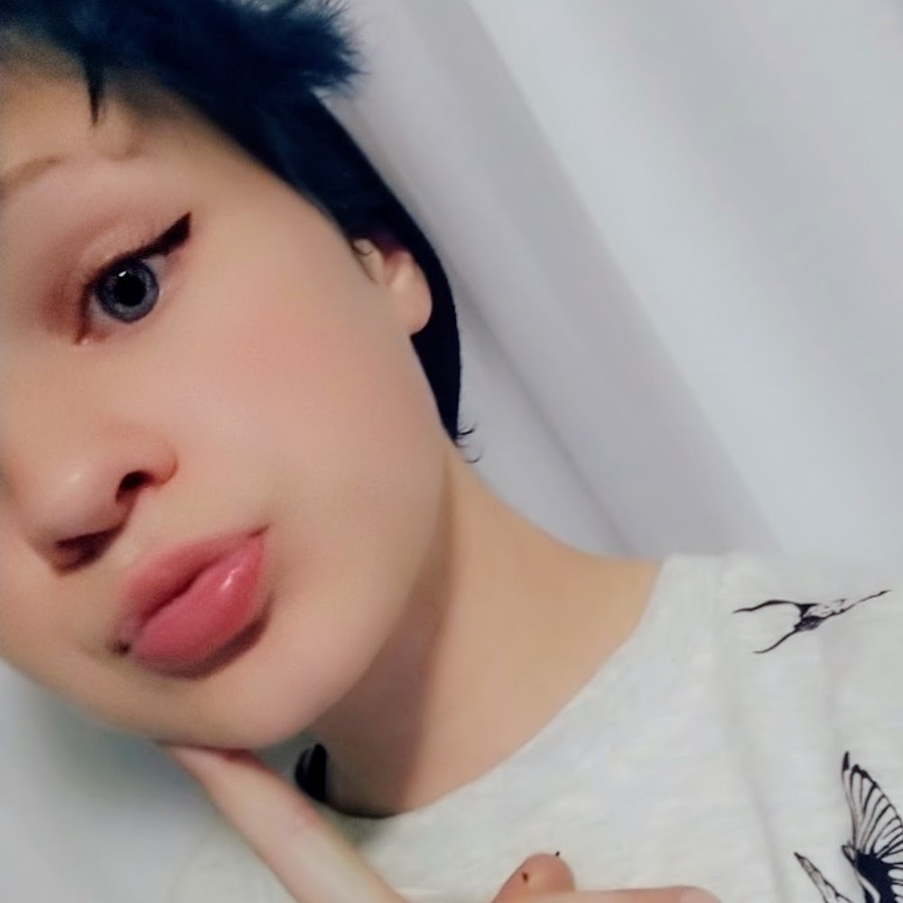 Meet your Posher, Iris